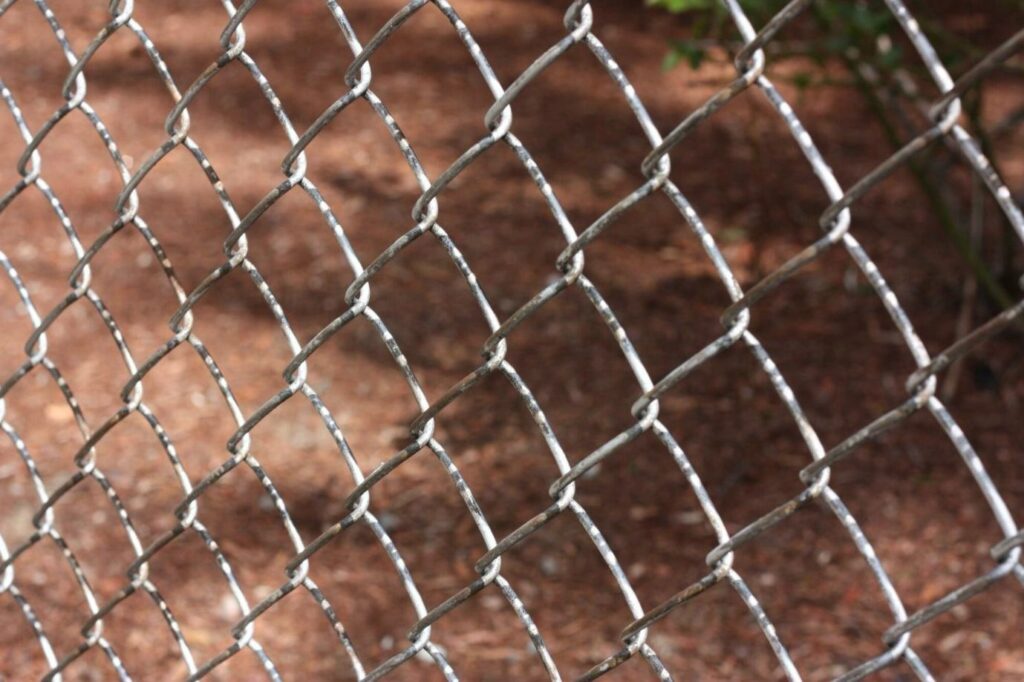 Cost Factors: What to Expect When Hiring Fence Repair Companies