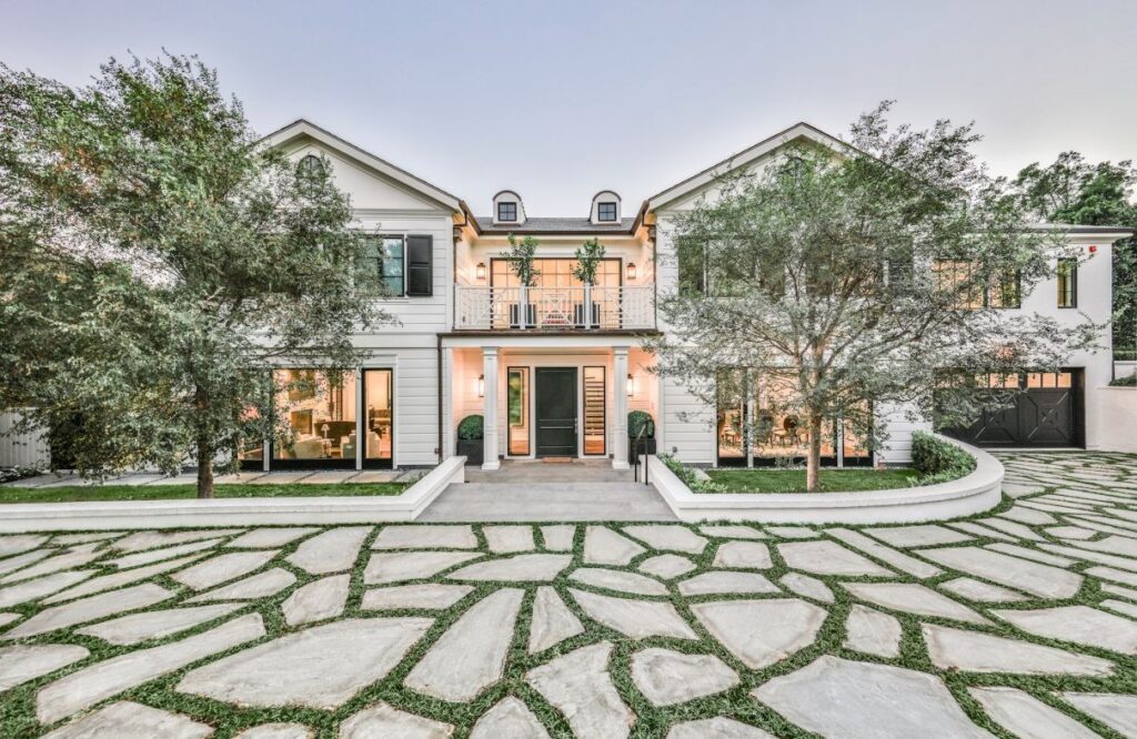 Cash vs. Traditional Home Sale