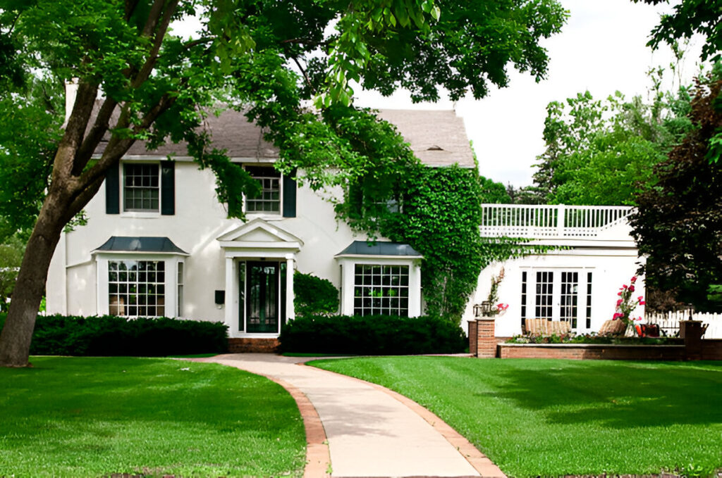 Crucial Indicators of Aging Gutters in Minnesota Homes and Replacement Tips
